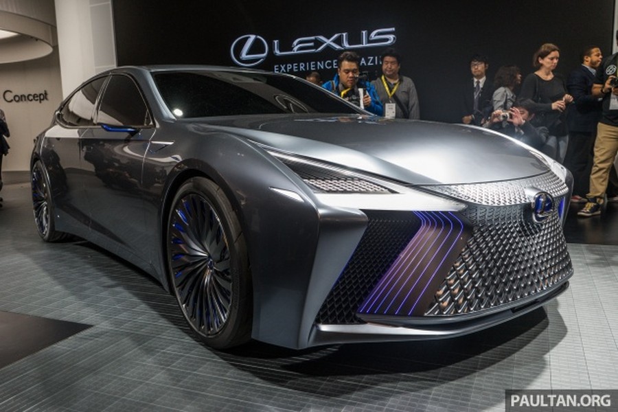 Tại triển lãm Tokyo 2017, thương hiệu xe sang Lexus đã tung ra mẫu concept xe tự lái " Lexus LS + Concept" hoàn toàn mới, đem tới cái nhìn đầu tiên về mẫu sedan sang trọng nhất LS thế hệ mới.